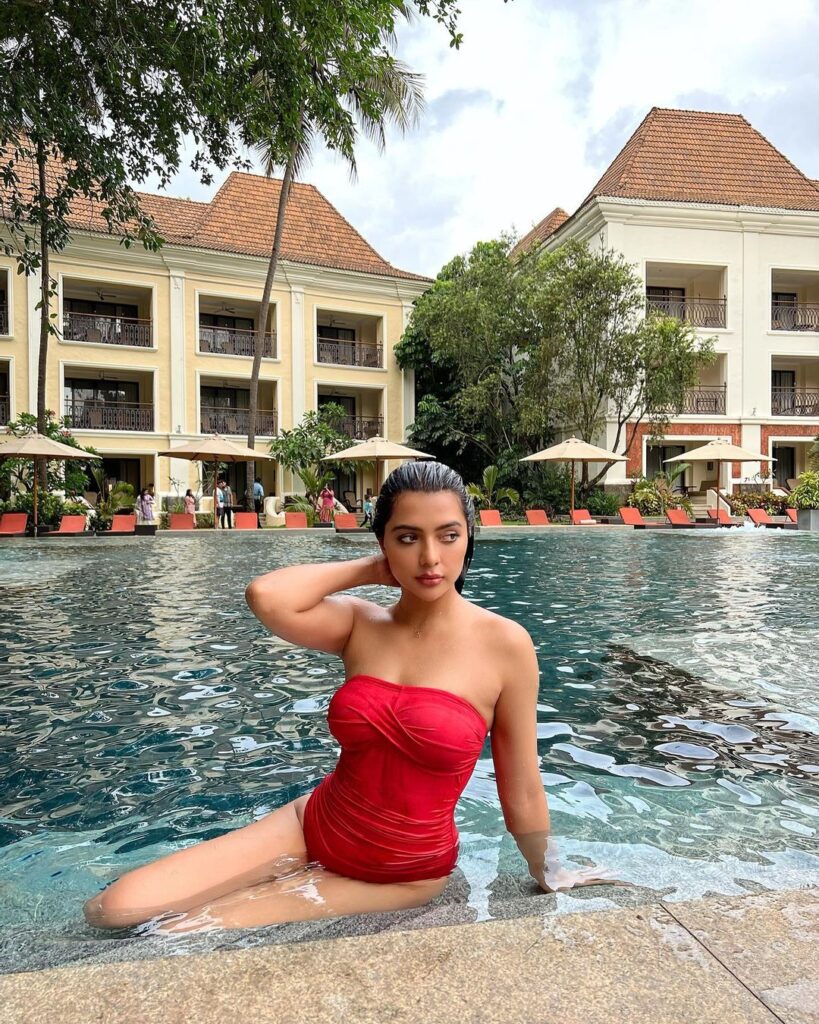 Ruhi Singh Bikini